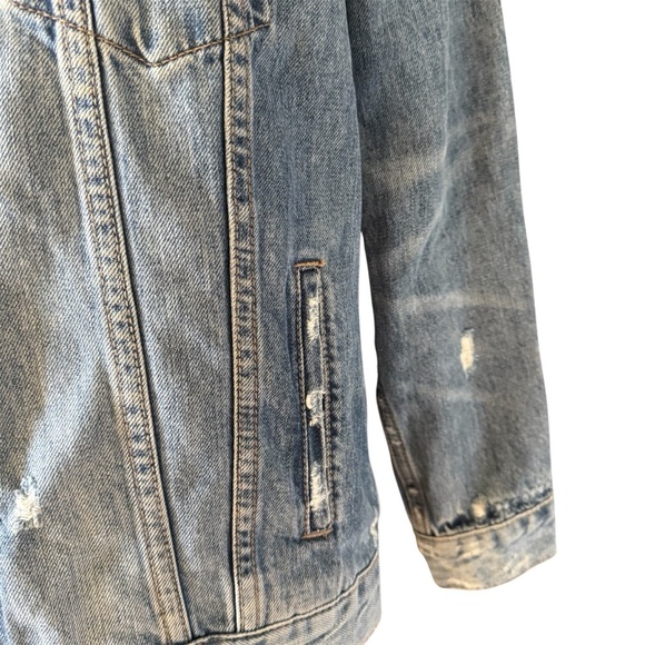 Lucky Brand Women’s Distressed Denim Jean Jacket Medium Casual Faded 100% Cotton - Picture 3 of 8